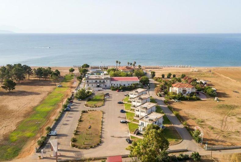 Buka Sandy Beach Messíni Exterior photo
