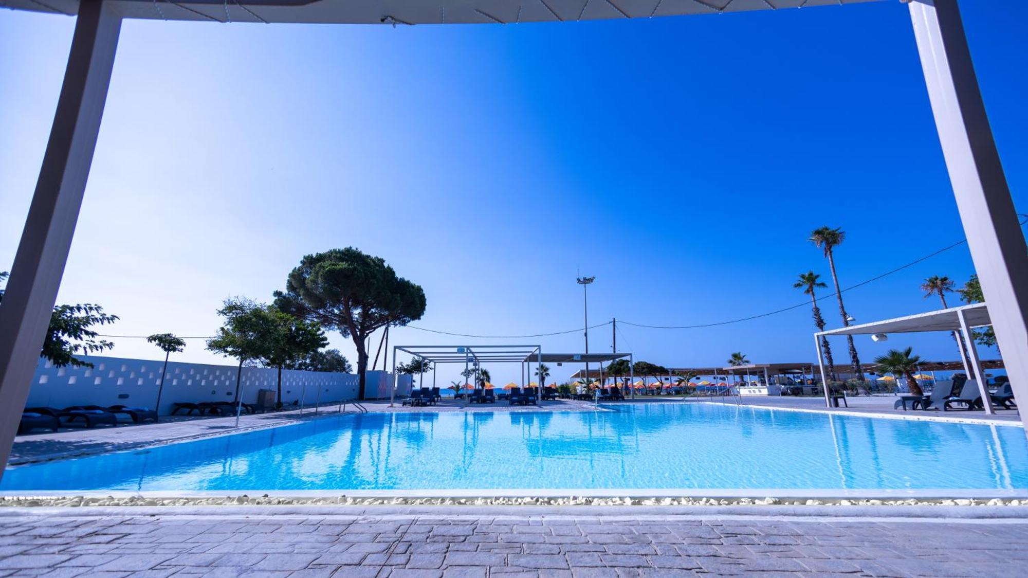 Buka Sandy Beach Messíni Exterior photo