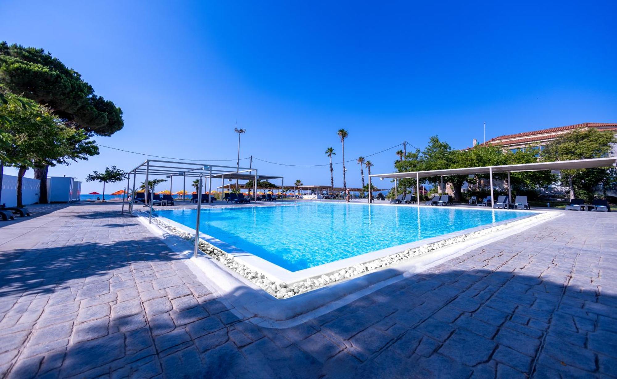 Buka Sandy Beach Messíni Exterior photo