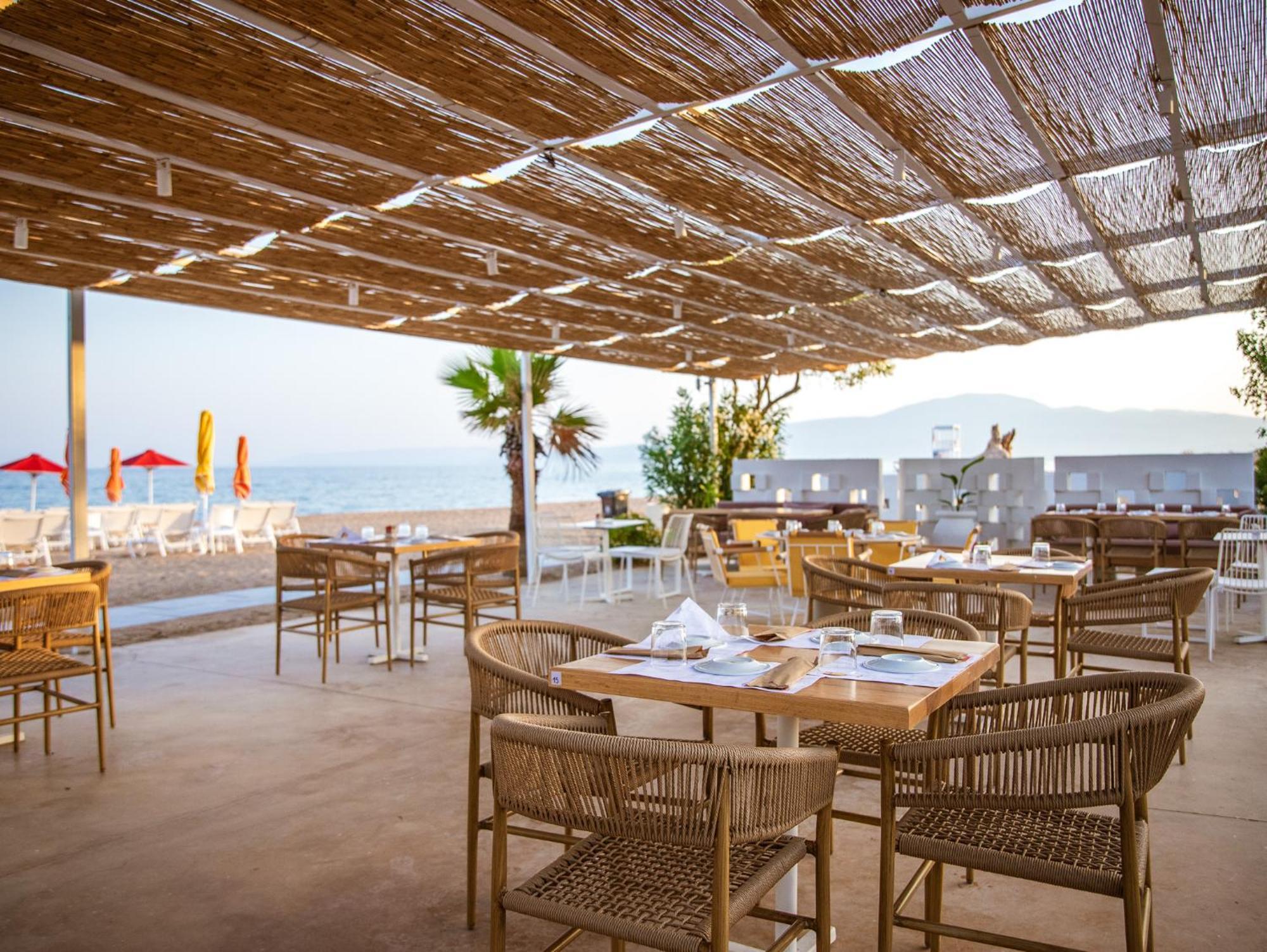 Buka Sandy Beach Messíni Exterior photo