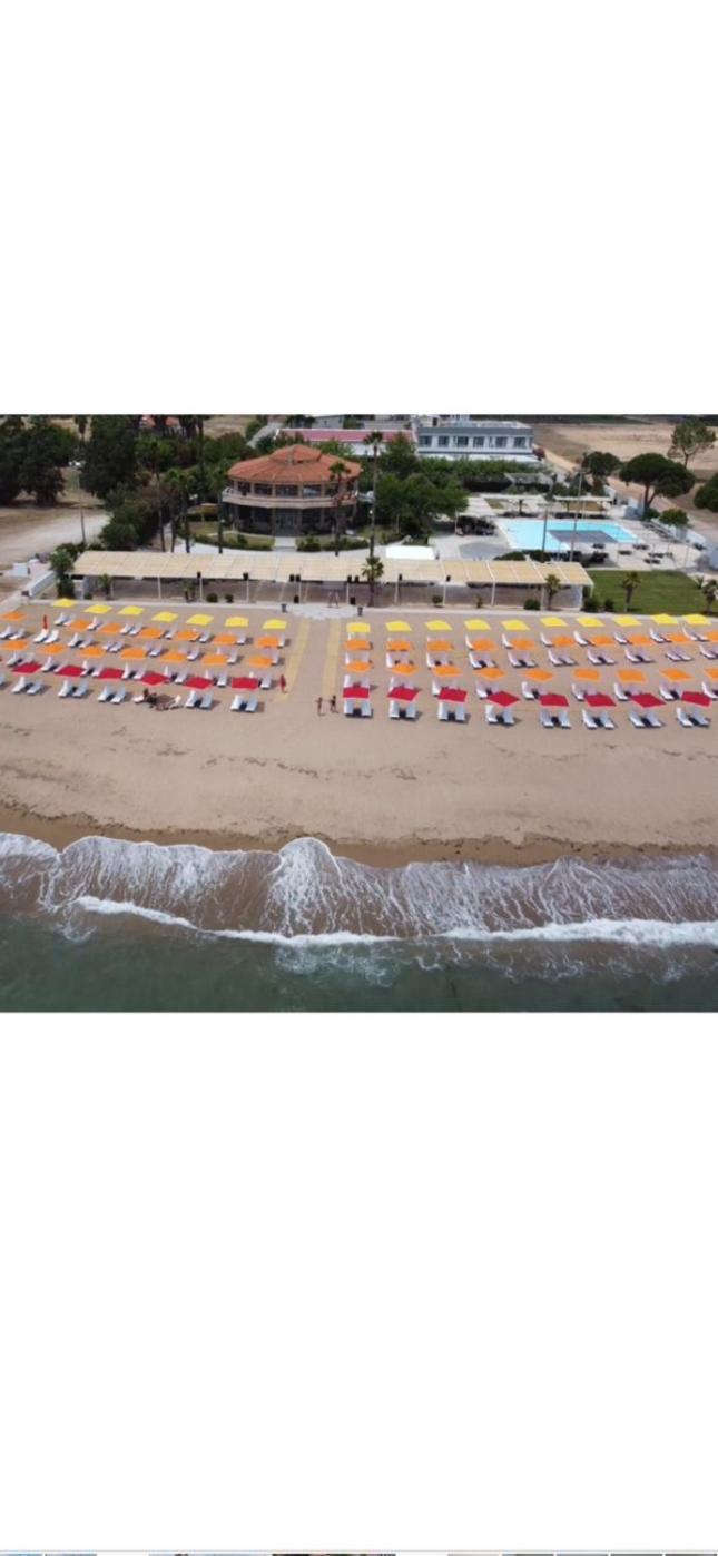 Buka Sandy Beach Messíni Exterior photo